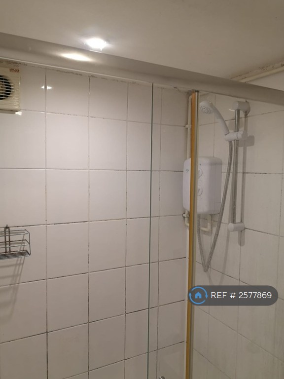 Studio flat in Green Lanes, London, N16 (#2577869)