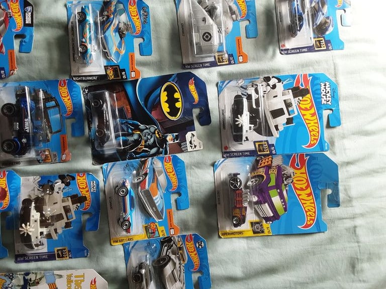 100 Hotwheels Character Collectors Cars 
