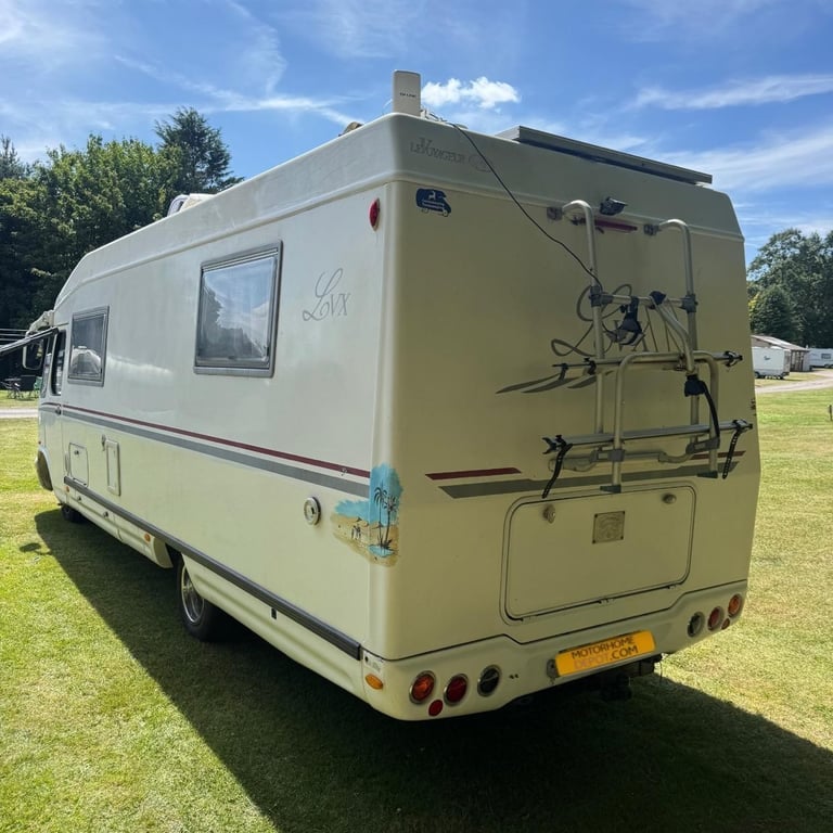Le Voyageur LVX Mercedes 2005 Island Bed Rear Fixed Bed