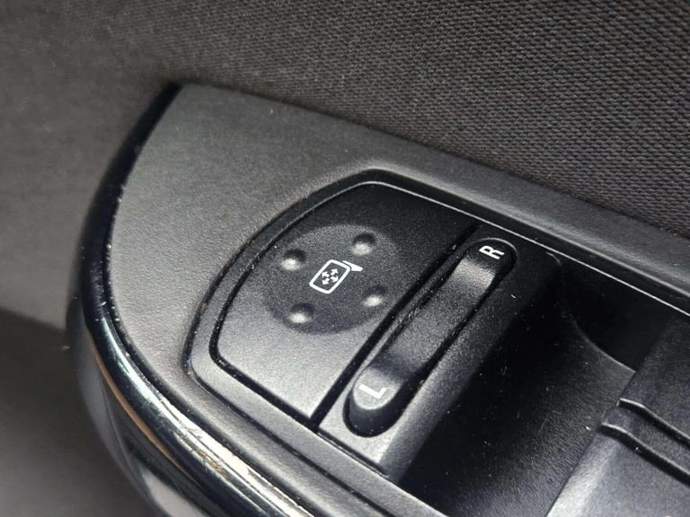 2015 Vauxhall Corsa 1.4i ecoFLEX SRi Euro 6 5dr HATCHBACK Petrol Manual