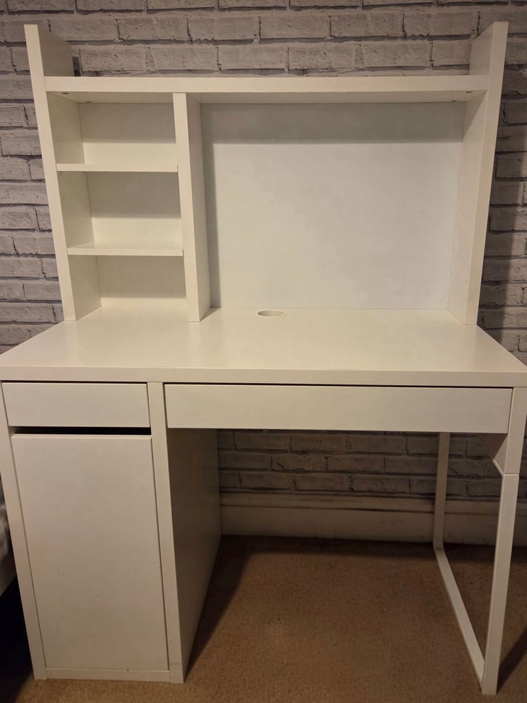Ikea Micke Desk 