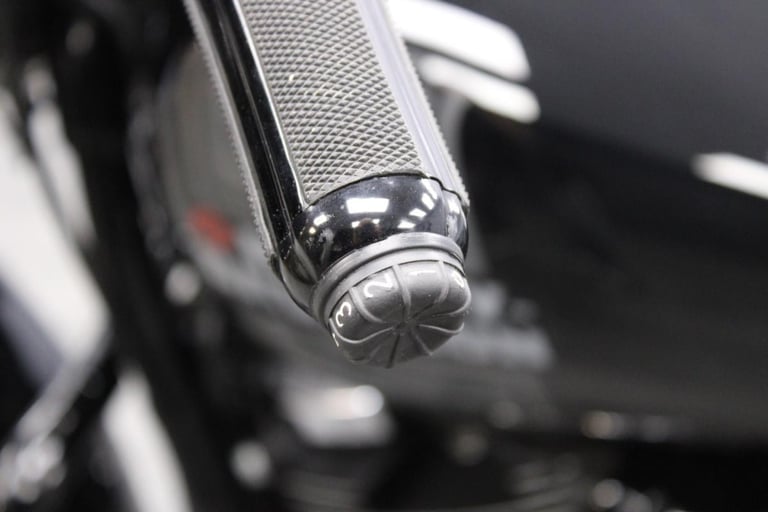 2021 Harley-Davidson FLSB Softail Sport Glide in Vivid Black