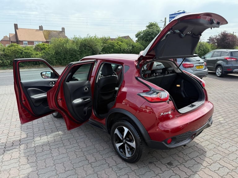 2018 Nissan Juke 1.6 Bose Personal Edition Euro 6 5dr HATCHBACK Petrol Manual