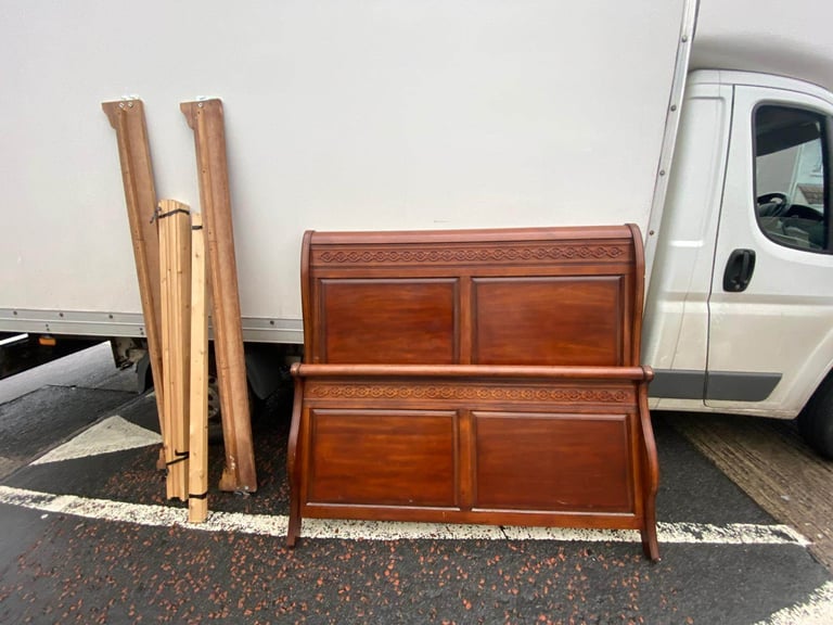 Dark oak kings size sleigh bed frame   £120