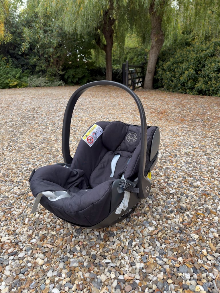 Cybex Cloud Z i-Size Baby Car Seat & Base - Deep Black