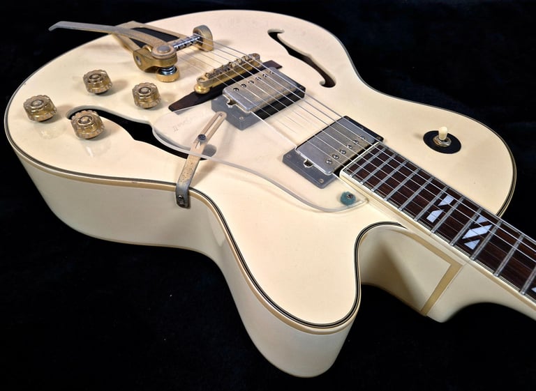 Aria Pro II FA-70T Hollowbody Vintage White 