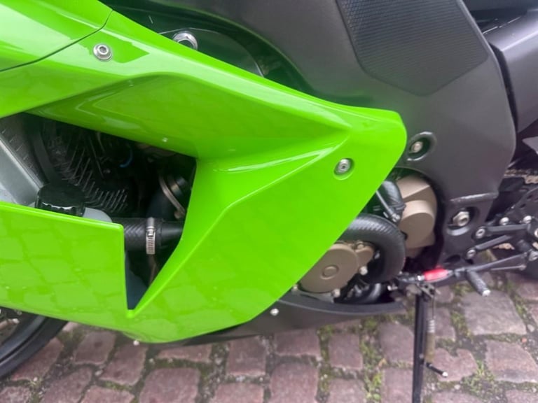 Kawasaki Ninja ZX-10R ZX10R ZX10-R, C1H, 2004, Clean, Akrapovic FSH, delivery,