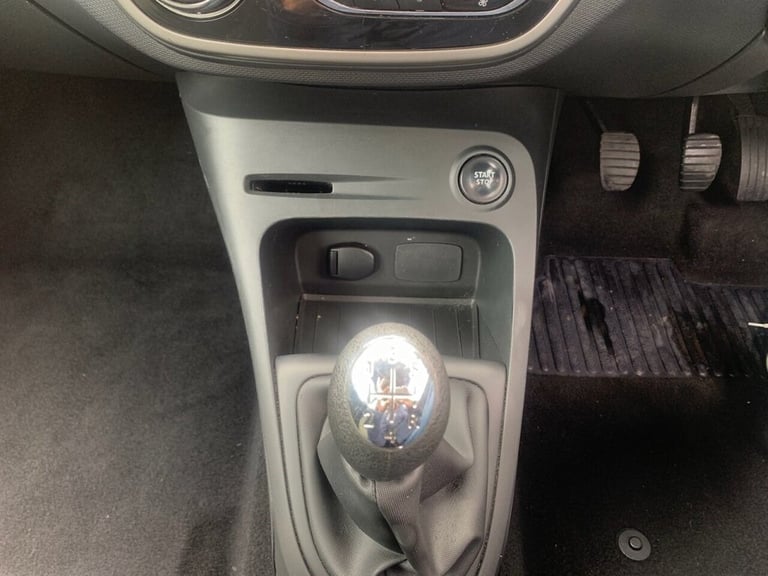 2014 Renault Captur 1.5 EXPRESSIONPLUS CONVENIENCE ENERGYTCE S/S 5d 90 BHP Hatchback Diesel Manual
