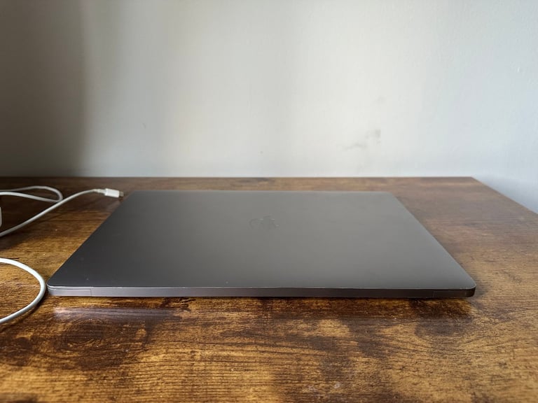 MacBook Pro 16-inch 64GB RAM / 1TB SSD / 4GB GPU