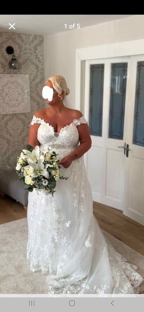 image for Lace Wedding Dress Size 18