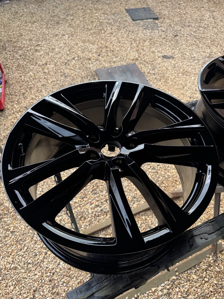 Genuine Seat Leon cupra 290 alloys refurbished in gloss black