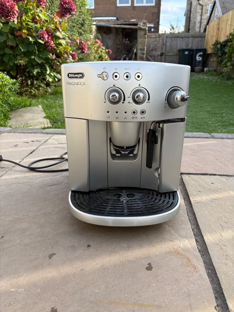 image for DeLonghi Magnifica Bean to Cup Coffee Machine
