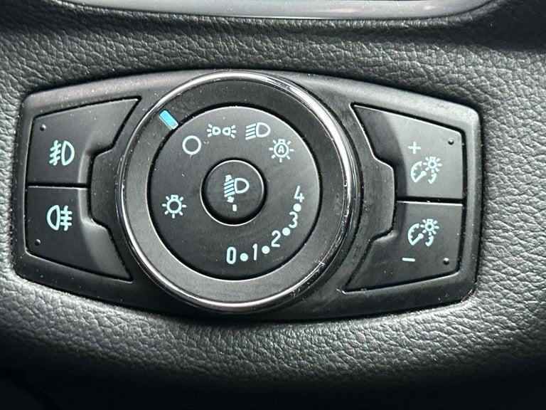  Ford B Max 1.5 Tdci Titanium Navigator MPV 5dr Diesel Manual Euro 6 s/s 95 Ps