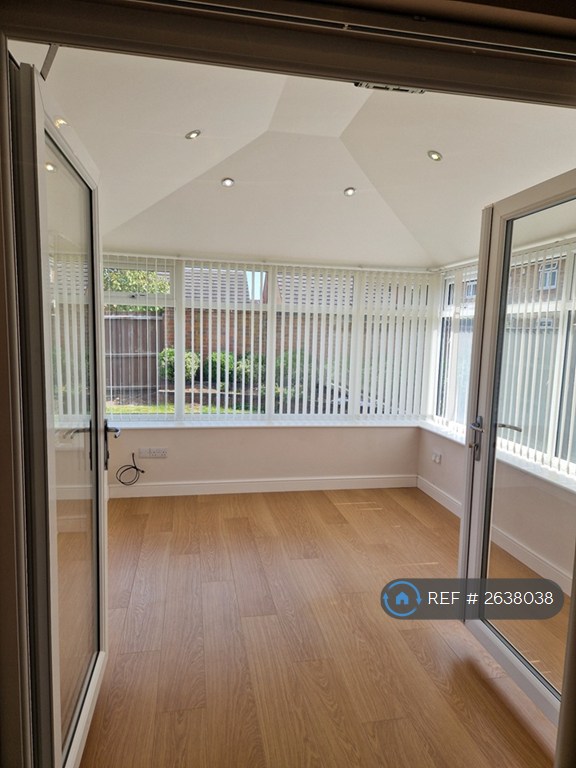 3 bedroom house in Cavalry Court, Lincoln, LN4 (3 bed) (#2638038)