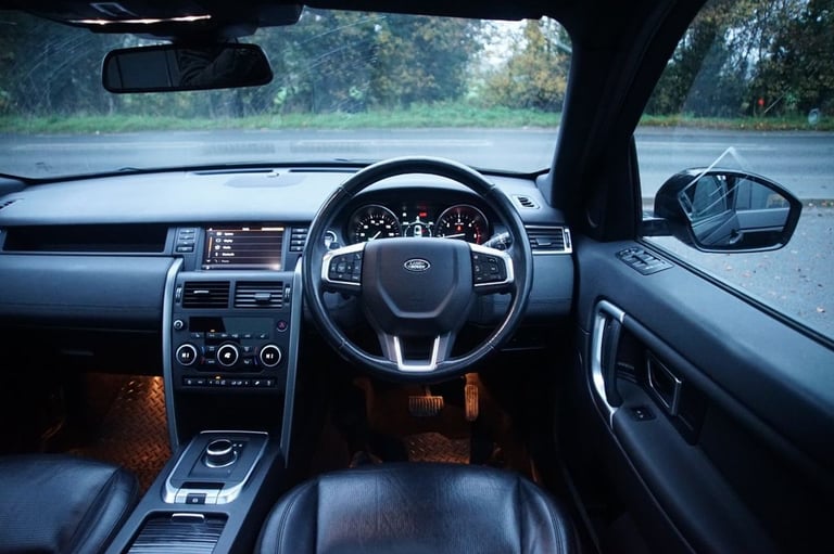 2019 Land Rover Discovery Sport 2.0 TD4 Landmark SUV 5dr Diesel Auto 4WD Euro 6 (s/s) (180 ps) ES...