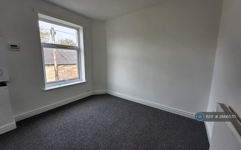 2 bedroom house in Regent Street, Nelson, BB9 (2 bed) (#2666570)
