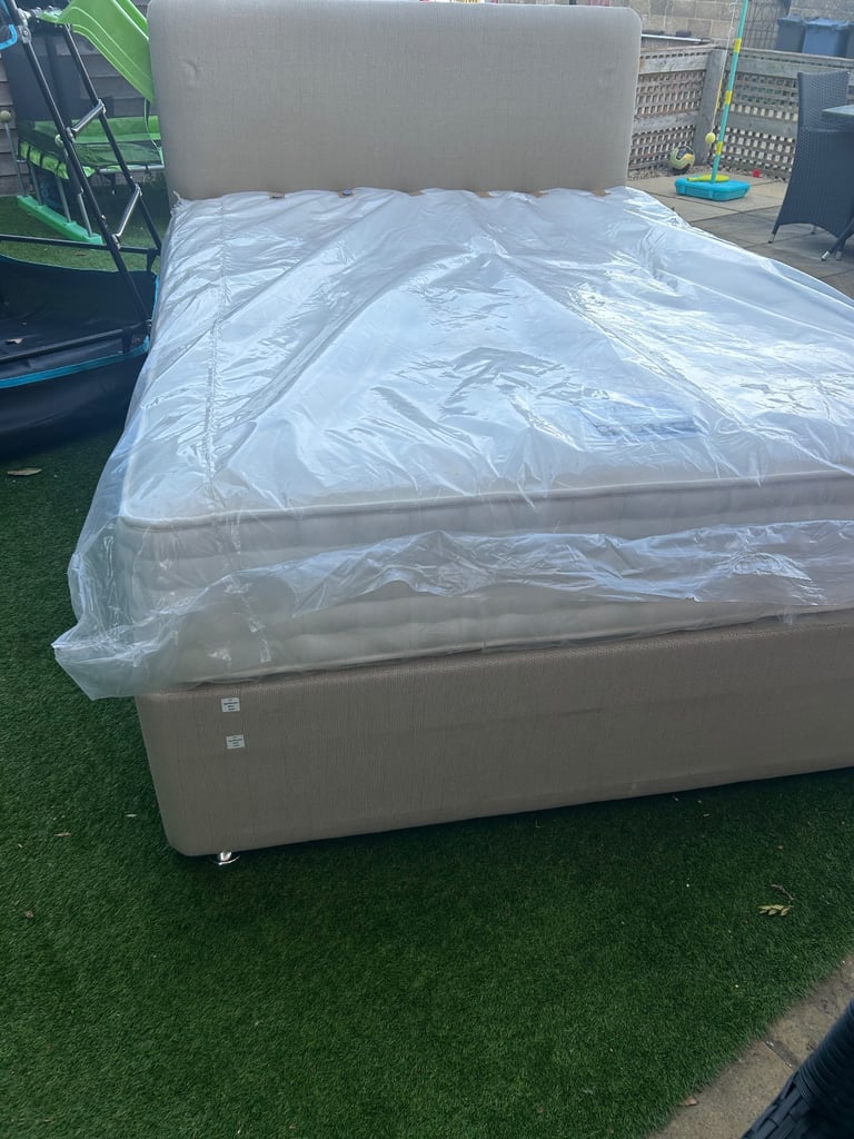 King Size Staples divan set