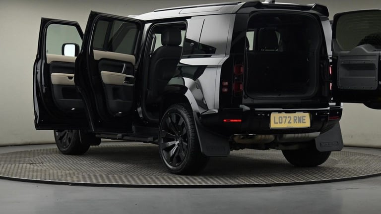 2023 Land Rover Defender 110 3.0 D300 MHEV X-Dynamic HSE SUV 5dr Diesel Auto 4WD Euro 6 (s/s) (30...