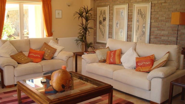 Algarve Portugal, Luxury Villa for Rent, Superb Coastal Views, Infinity Pool.