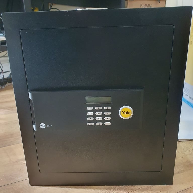 YALE Electronic Safe Large 1 Key FAULTY COLLECT ONLY LONDON NW9