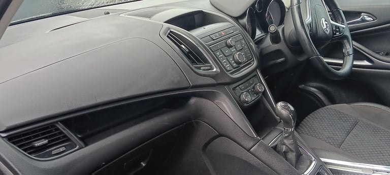 7 Seater Vauxhall Zafira Tourer 2.0