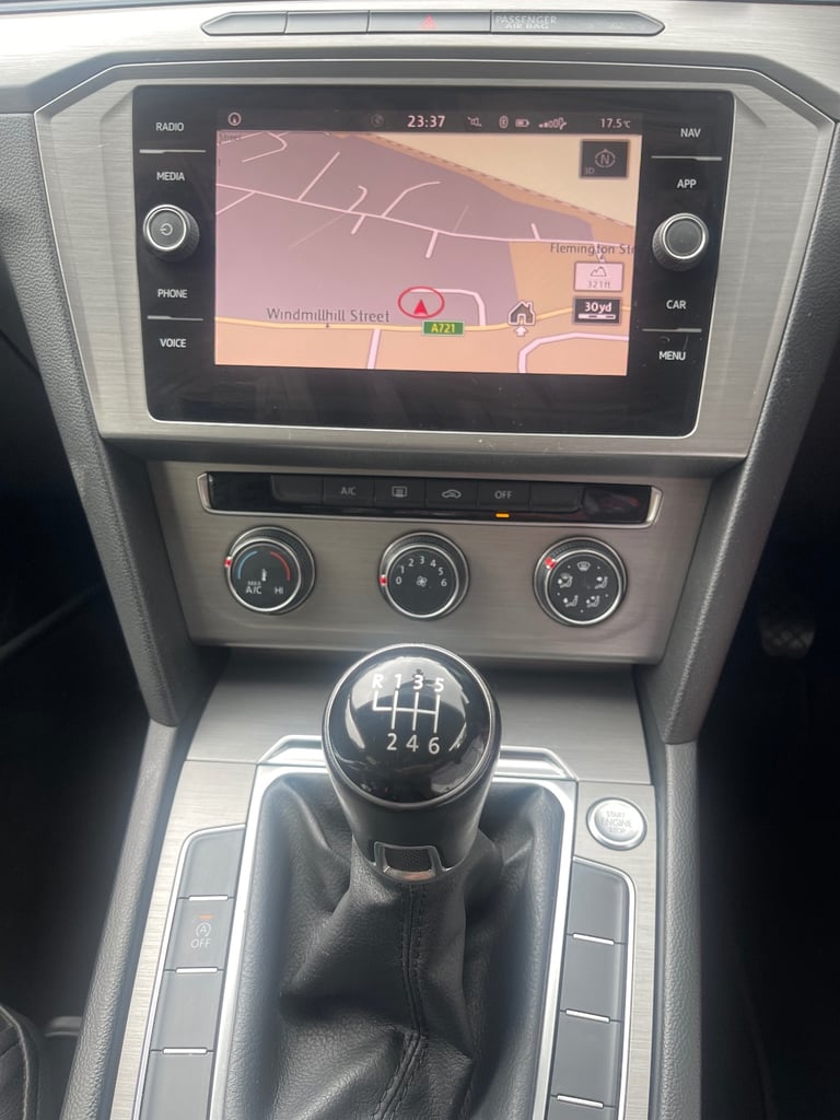 Volkswagen, PASSAT, Saloon, 2018, Manual, 1598 (cc), 4 doors