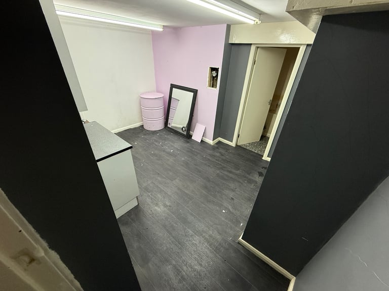 SHOP TO RENT IN HALIFAX HX1 1XQ