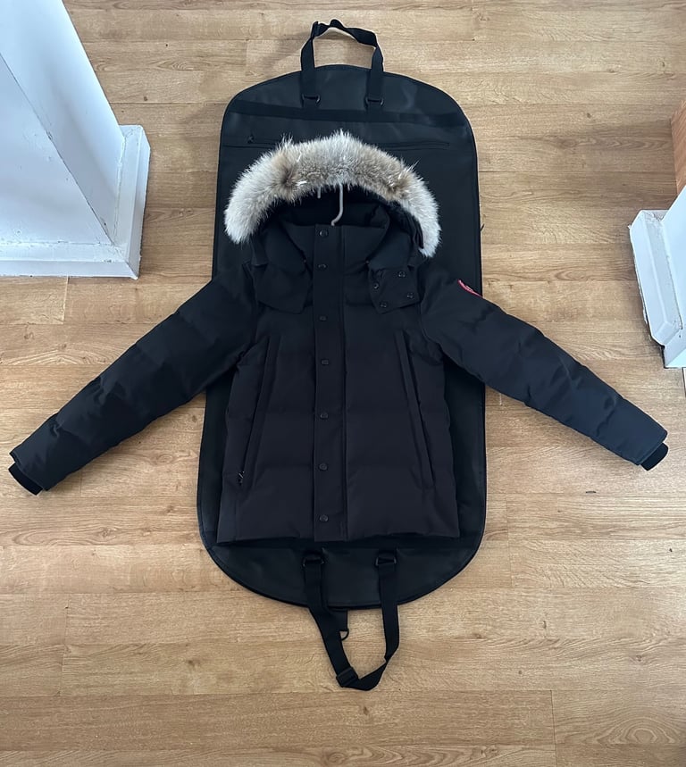 image for Canada goose Wyndham parka size xs