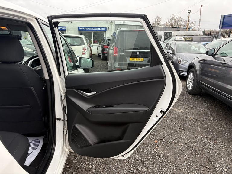 2013 Hyundai ix20 1.6 Active Hatchback 5dr Petrol Auto Euro 5 (123 bhp) Petrol