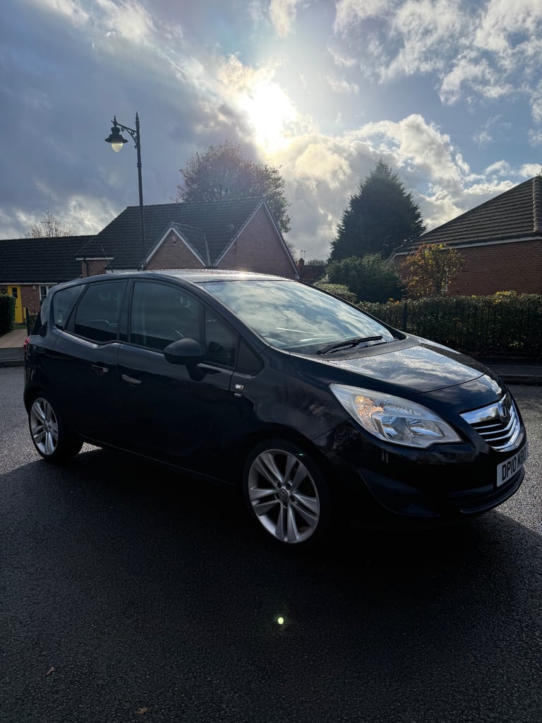 VAUXHALL MERIVA 1.4 PETROL 2010 - Half leathers - Panoramic Roof - Mot Until Next Year 