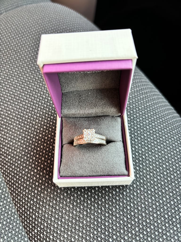 image for 18ct White Gold Diamond Cluster Ring Bridal Set