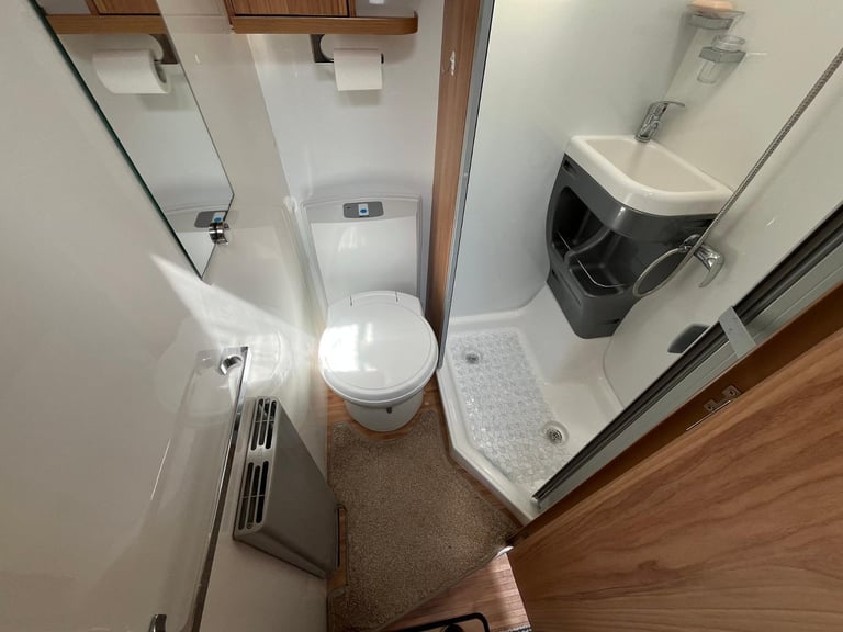 Bailey Autograph 765, 6 Berth, End Lounge, Electric Drop Down Bed