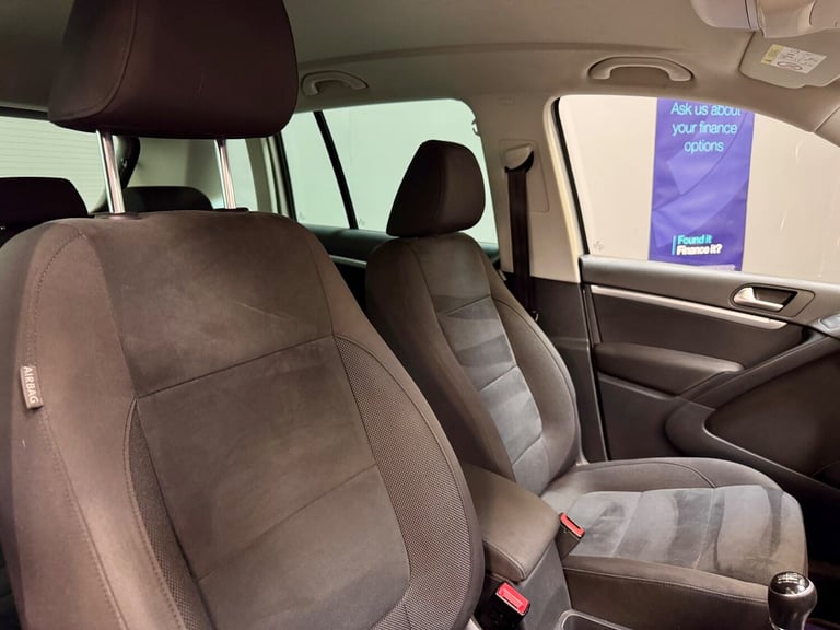 2015 Volkswagen Tiguan 2.0 TDi BlueMotion Tech Match 5dr ** 4 MOTION ** Diesel