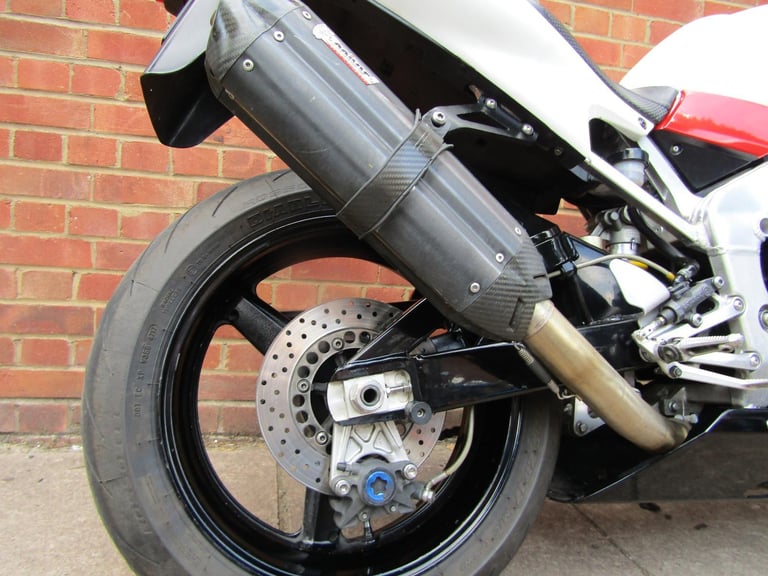 Yamaha YZF R1 1999 MODEL WITH ULEZ CERTIFICATE , SPECIAL PAINT JOB..LOOK ! 