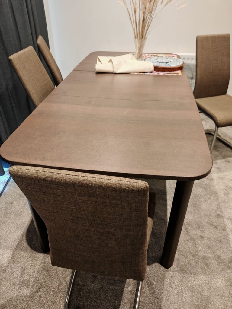 REDUCED Elegant 6 chairs and extendable dining table