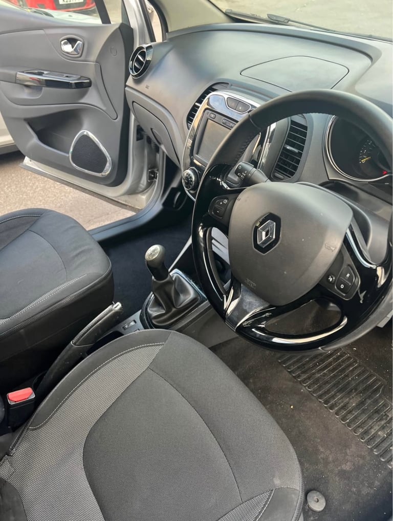 Renault, CAPTUR, Hatchback, 2016, Manual, 1461 (cc), 5 doors