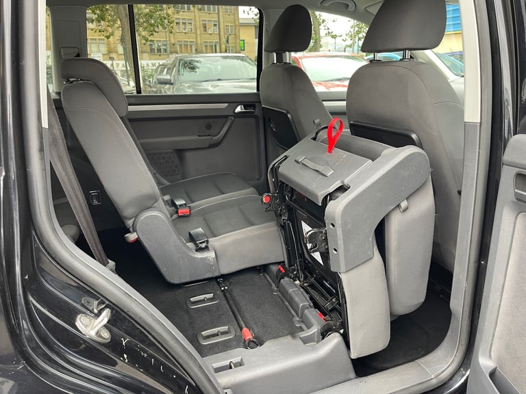 2011 Volkswagen Touran 1.6 TDI 105 SE 5dr DSG MPV Diesel Automatic