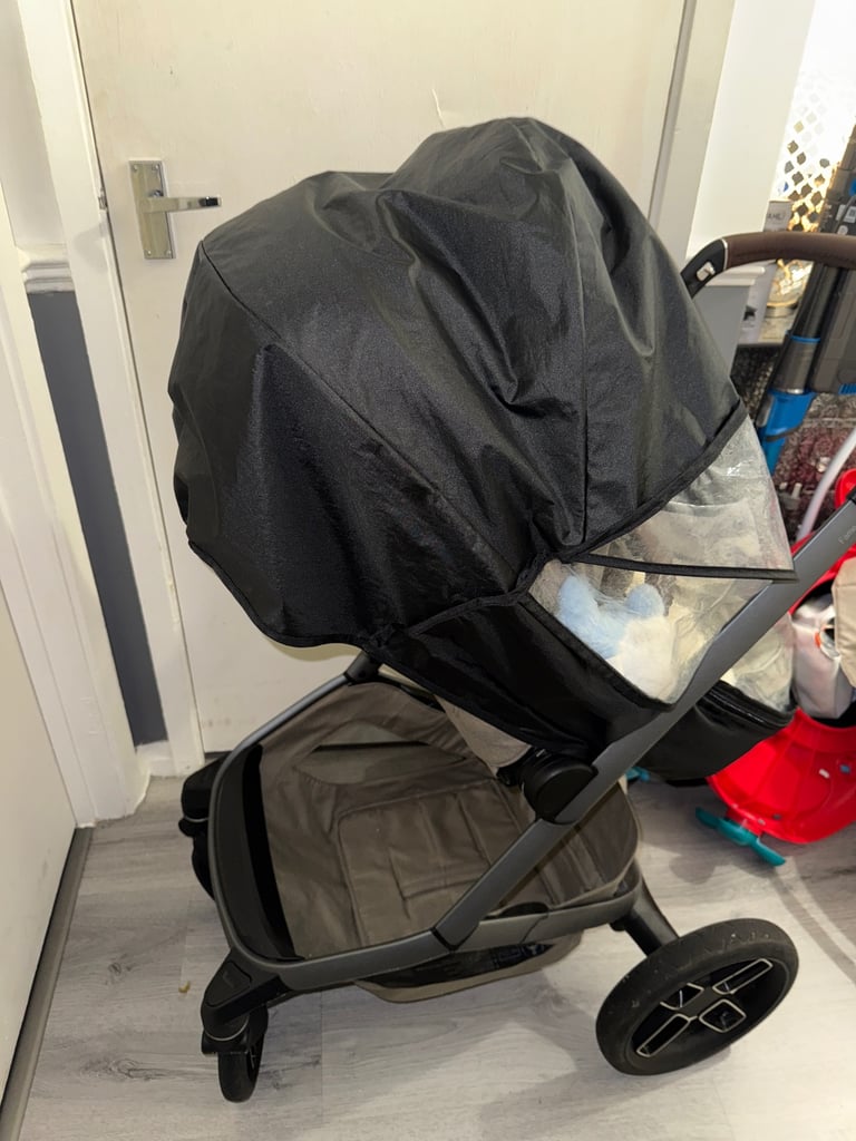 Full Maxi Cosi travel system 