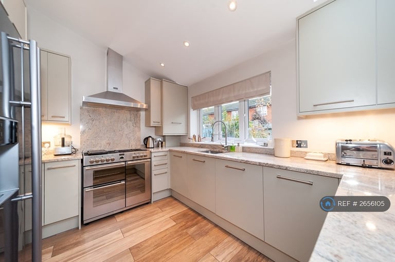4 bedroom house in Glentanner Way, London, SW17 (4 bed) (#2656105)