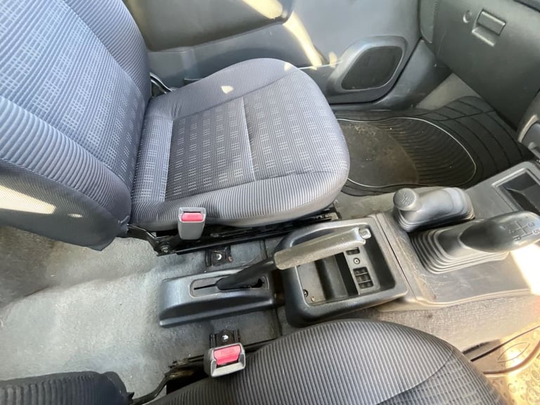 2004 Mitsubishi L200 2.5 TD 4Work Pickup 2dr Diesel Manual 4WD (113 bhp) PICKUP Diesel Manual