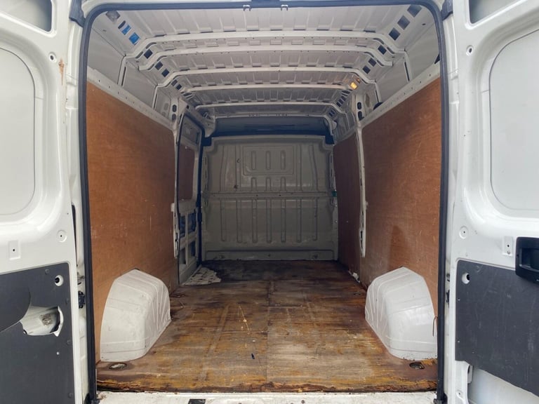 2017 Peugeot Boxer 2.0 BlueHDi 335 Professional L3 H2 Euro 6 5dr PANEL VAN Diesel Manual