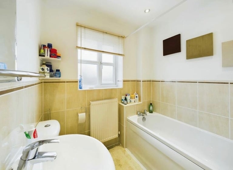 Double Room to rent + Private bathroom