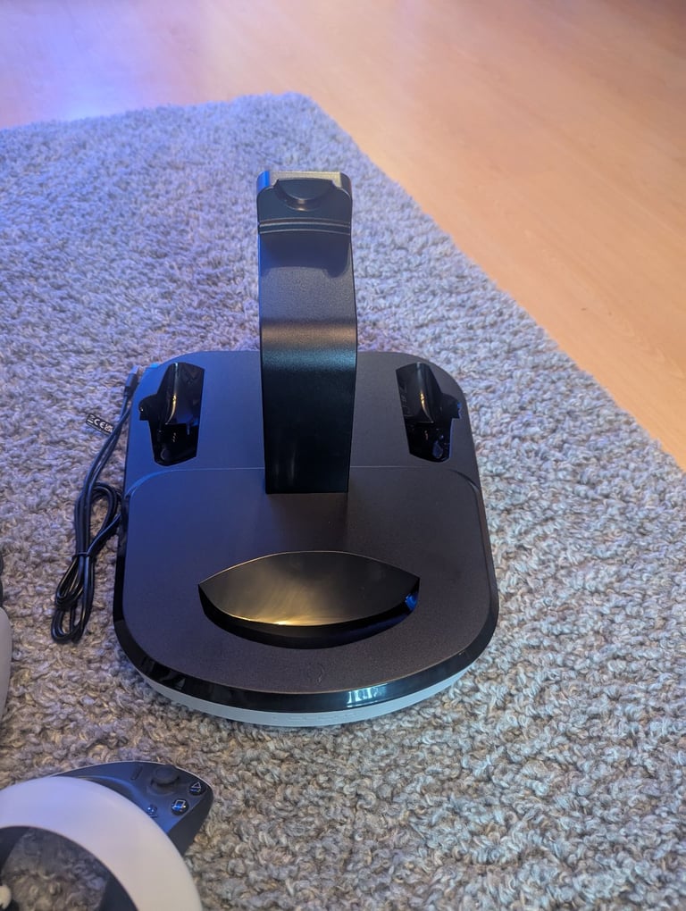 Playstation VR2 with stealth headstand/charger & carry case - immaculate hardly used