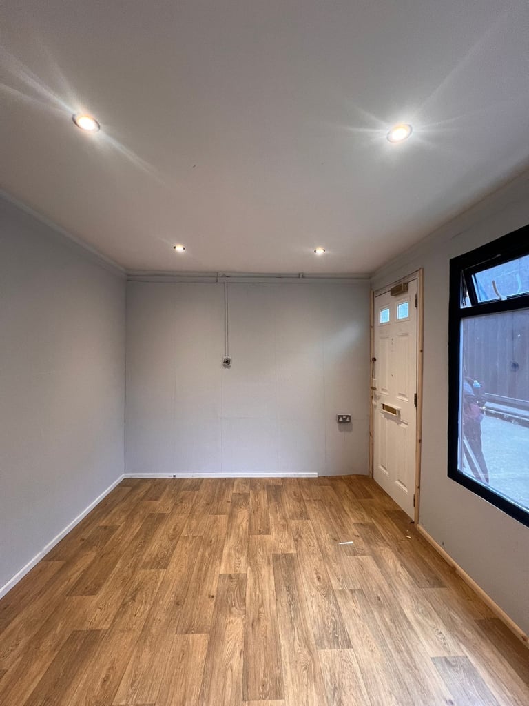 Beauty Rooms  - Nails , Hair, Lashes, Office , Tattoo Spaces to Rent East London 