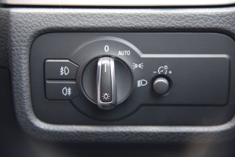 2013 Volkswagen Touareg 3.0h TSI V6 Hybrid SUV 5dr Petrol Hybrid Tiptronic 4WD Euro 5 (s/s) (333 ...