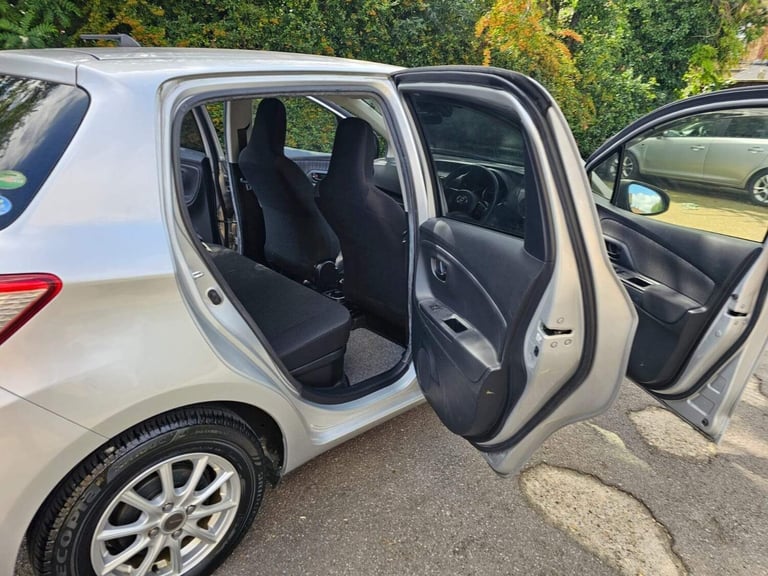 2018 Toyota Yaris 1.5 VVT-h Icon Tech E-CVT Euro 6 (s/s) 5dr Hatchback HYBRID ELECTRIC Automatic