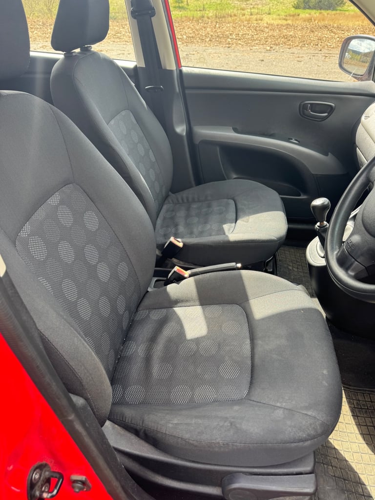 HYUNDAI I10 COMFORT 1.2L (2010) cheap £35 tax year mot family car.