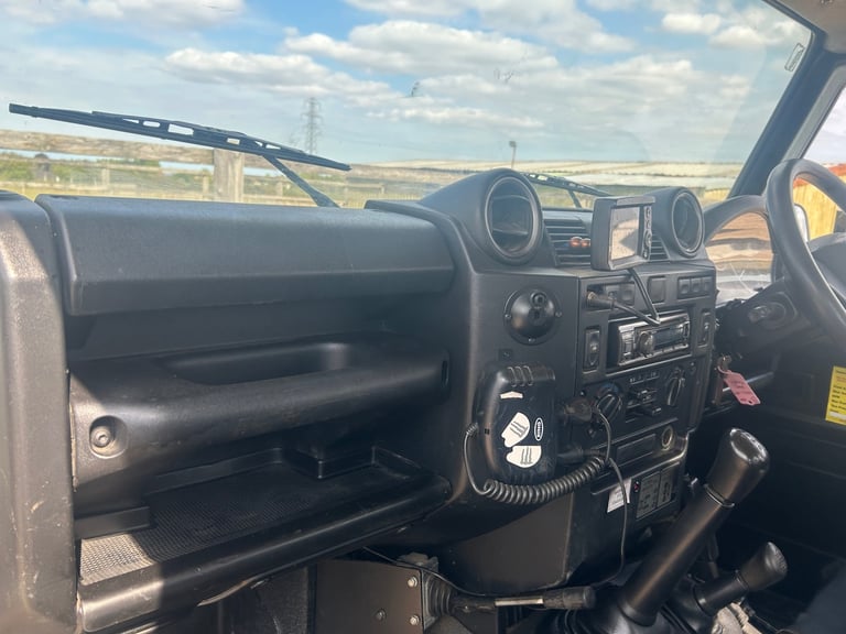 2014 Land Rover Defender Hi Capacity PickUp TDCi [2.2] cherry picker PICK UP Diesel Manual