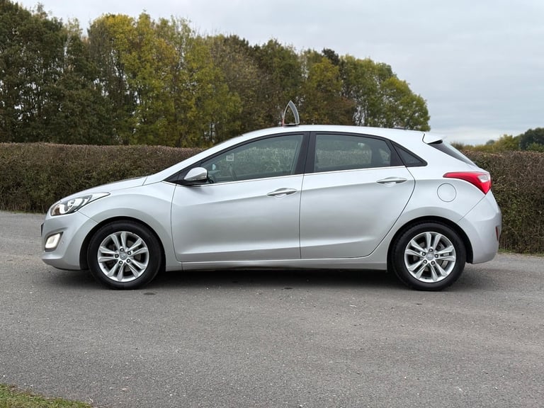 2012 Hyundai i30 1.6 CRDi [128] Blue Drive Style Nav 5dr HATCHBACK DIESEL Manual