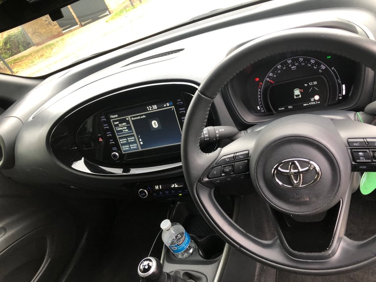 Toyota, AYGO X, EDGE, VVT-I, 2022, Manual, 998 (cc), 5 doors